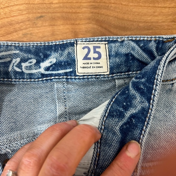 Free people Avery Bermuda Short in Denim Blue size 25, revolve - Picture 9 of 12